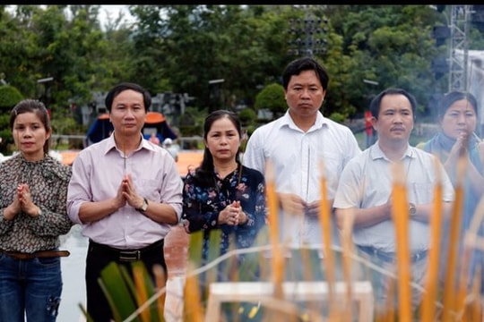 Báo Nghệ An tri ân các anh hùng liệt sỹ tại nghĩa trang Hàng Dương - Côn Đảo