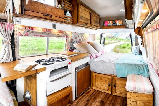 Mê mẩn với ngôi nhà di động từ chiếc ô tô cũ