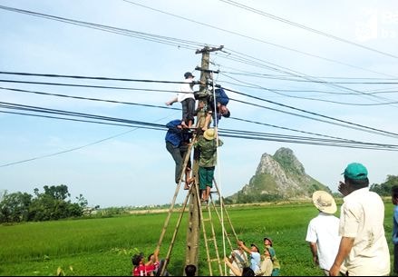 Một phó giám đốc HTX bị điện giật tử vong