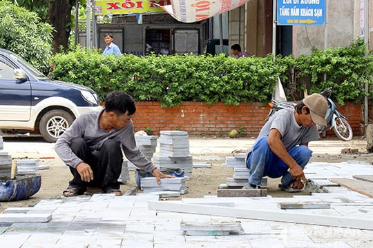 Diễn Châu cưỡng chế hơn 1.000 trường hợp lấn chiếm hàng lang ATGT