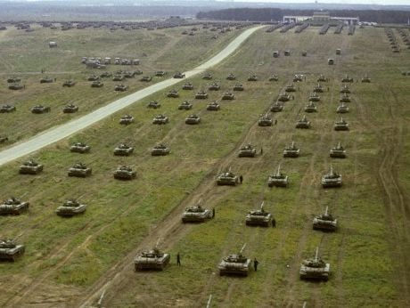 NATO ngồi trên lửa trước Nga, Belarus rầm rộ tập trận