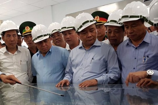 Thủ tướng chứng kiến cá sống ở hồ nước thải Formosa