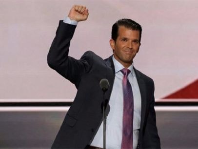 Con trai Tổng thống Donald Trump 'gia cố' nhóm luật sư trước điều trần