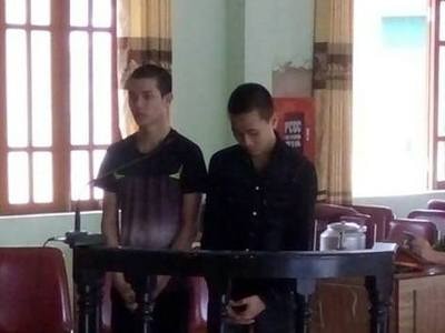 Đột nhập nhà hàng xóm trộm vàng để chơi game