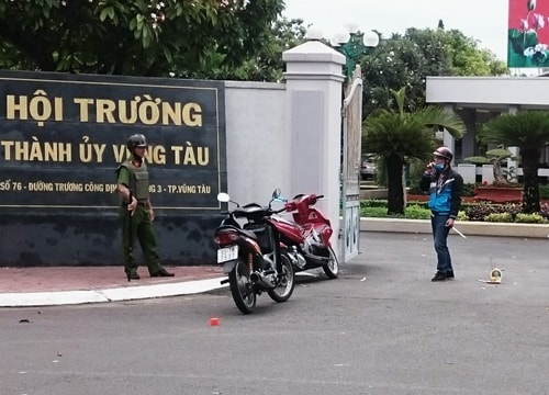 Thanh niên ném bom xăng vào hội trường Thành ủy