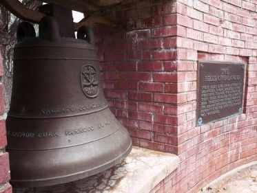 Tổng thống Philippines đòi Mỹ trả ba quả chuông