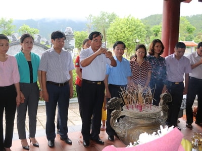HĐND tỉnh dâng hương tại Khu di tích lịch sử Truông Bồn