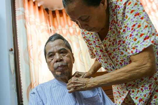 Cuộc sống tuổi 80 của thiếu tá tình báo 6 lần bị cưa chân