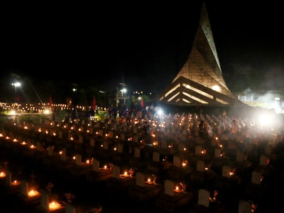 Bừng sáng những ngọn nến trong đêm tri ân