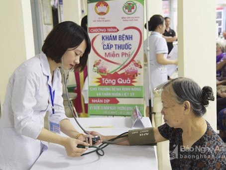 Bệnh viện Đa khoa Thành phố Vinh: Hành trình về nguồn tháng 7 tri ân