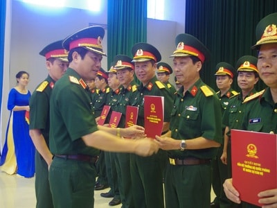 Quân khu 4: Thăng quân hàm Đại tá cho 29 sỹ quan