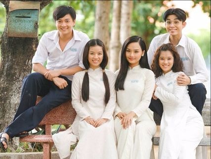 Phim 'Cô gái đến từ hôm qua' cán mốc 50 tỷ đồng sau 10 ngày công chiếu