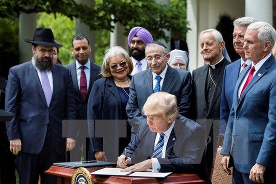 Tổng thống Mỹ Donald Trump sẽ sớm ký dự luật trừng phạt Nga