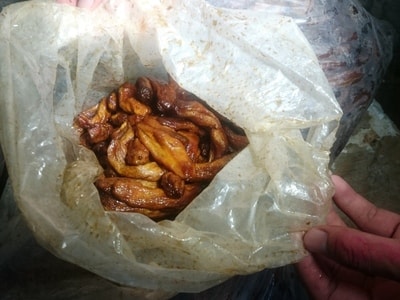 2,1 tấn trân châu, chuối chiên, chân gà bẩn chuẩn bị vào quán ăn nhanh