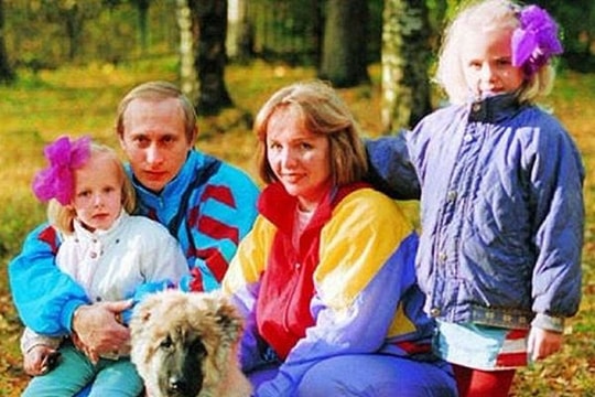 Loạt ảnh hiếm của ông Putin trước khi làm Tổng thống Nga