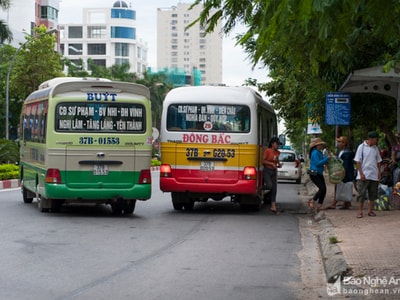 Bát nháo tại các điểm dừng xe buýt ở thành phố Vinh