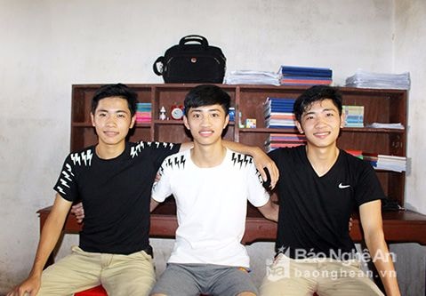 Nghệ An: Kỳ tích ba anh em sinh 3 cùng đậu vào một trường đại học quân sự