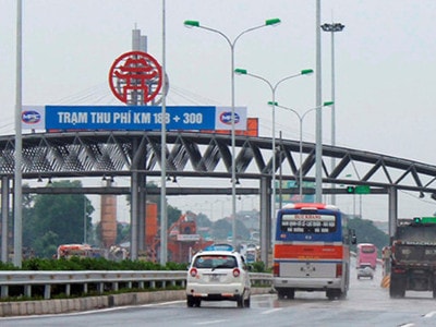 Các trạm thu phí phải gắn bảng công khai thông tin