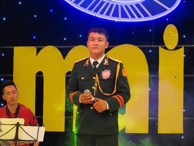 Ca sỹ Việt Hòa: 'Khi được âm nhạc lựa chọn hãy lan toả tình yêu Tổ quốc'