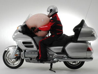 Túi khí xe ga Honda nâng độ an toàn đột phá cho lái xe