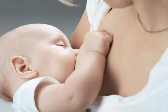 WHO: Nuôi con bằng sữa mẹ - tất cả các quốc gia đều thất bại