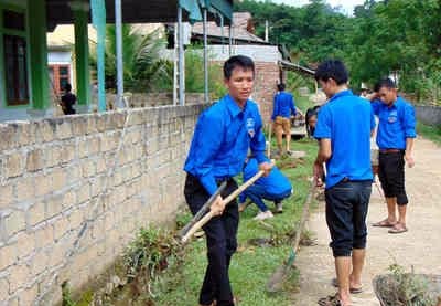 'Ngày Chủ nhật xanh' giúp dân phòng chống sốt xuất huyết ở Quế Phong