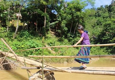 Bản miền núi mỗi năm ít nhất dựng cầu 5 lần