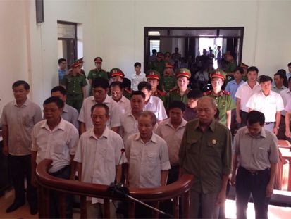 Lãnh đạo xã Đồng Tâm 'thoát tội' trong nhiều sai phạm quản lý đất công