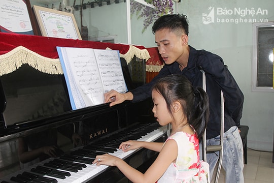 Cô bé hạt tiêu Nghệ An giành giải Nhất cuộc thi piano toàn quốc