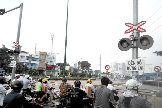 Thí điểm còi cảnh báo gắn trên đầu máy tàu hỏa