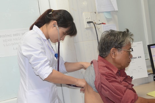 Nghệ An: Hơn 1.000 người được khám sàng lọc miễn phí ung thư phổi