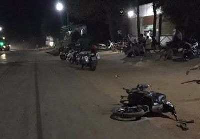 Tránh xe 'hổ vồ', nam thanh niên nguy kịch