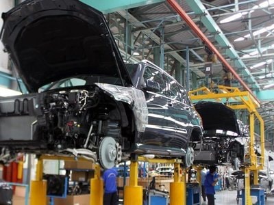 Giảm thuế, ô tô nội địa giảm giá mạnh