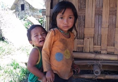 Gian nan vận động học sinh vùng cao trở lại trường