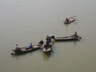 Giăng lưới câu tìm nam thanh niên nhảy cầu Bến Thủy