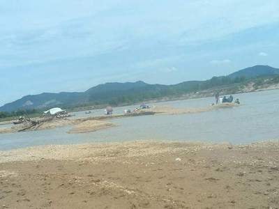 Đi chăn trâu, 2 học sinh đuối nước trên sông Con