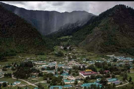 Quốc gia nhỏ bé nín thở trước nguy cơ chiến tranh Trung-Ấn