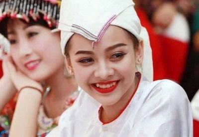 'Người đẹp quê choa' trở thành tân sinh viên được chào đón đặc biệt