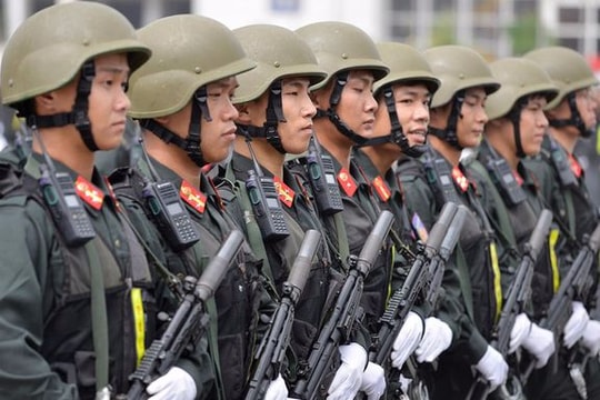 Các loại súng của lực lượng Công an Việt Nam xưa và nay