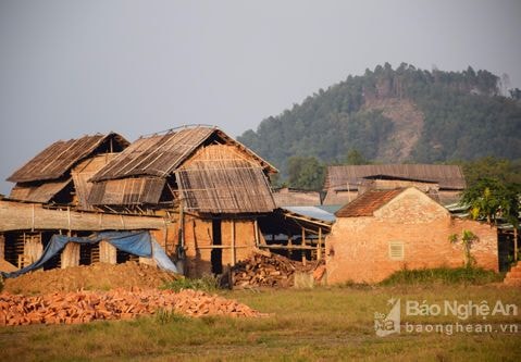Tân Kỳ: 172 lò gạch ngói thủ công phải chấm dứt hoạt động