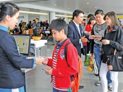 Tăng giá dịch vụ tại sân bay, giá vé máy bay có tăng?