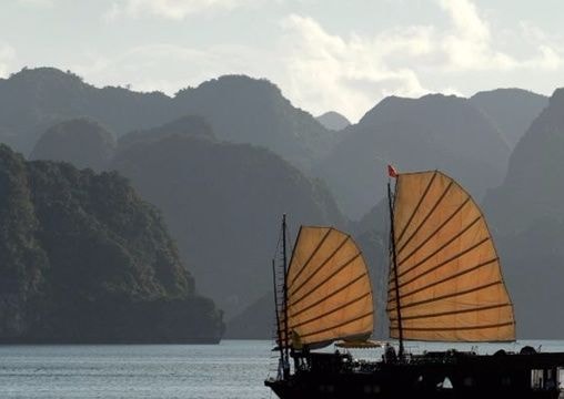 Vịnh Hạ Long vào top 50 kỳ quan thiên nhiên đẹp nhất thế giới