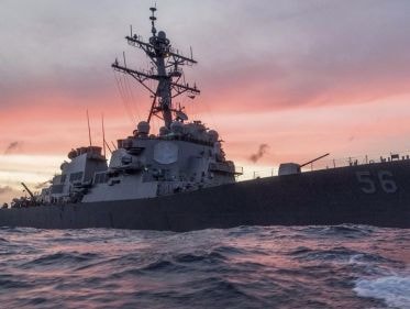 Chiến hạm Mỹ va chạm tàu dầu gần Singapore, 10 người mất tích