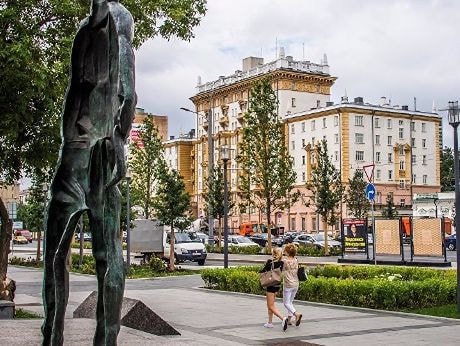 Mỹ sẽ ngừng cấp thị thực không định cư tại Nga