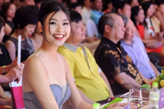 Đào Thị Hà rạng rỡ trên ghế nóng cuộc thi nhan sắc