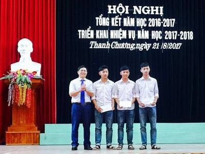 Thanh Chương khen thưởng 3 anh em sinh ba cùng đỗ 1 trường quân sự