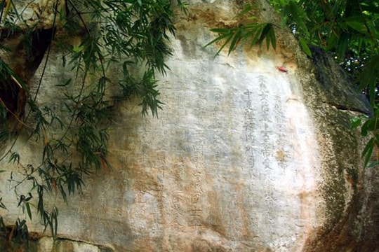 Nhếch nhác Di tích Quốc gia Bia Ma Nhai