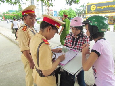 Vì sao tình trạng chống đối cảnh sát giao thông gia tăng