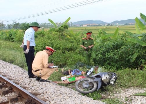 Cố băng qua đường sắt, người đàn ông thiệt mạng