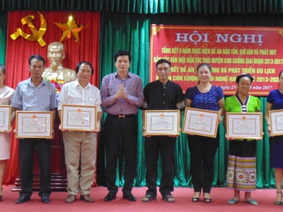 Con Cuông cần phát triển du lịch gắn với bảo tồn bản sắc dân tộc Thái